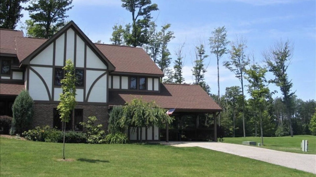 Clymer Condo | ✨TOP & CENTER Peek’n Peak KIKO SKI IN/OUT LIFT#3~SITUATED ON GOLF COURSE #9 TEE