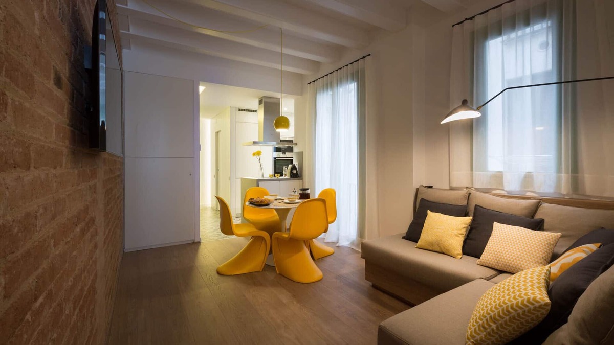 la Vila de Gracia Apartment | TOP CLASS NEW 2BD AP | Sun | Lift | Metro | HiSpeed Wifi | 4 people