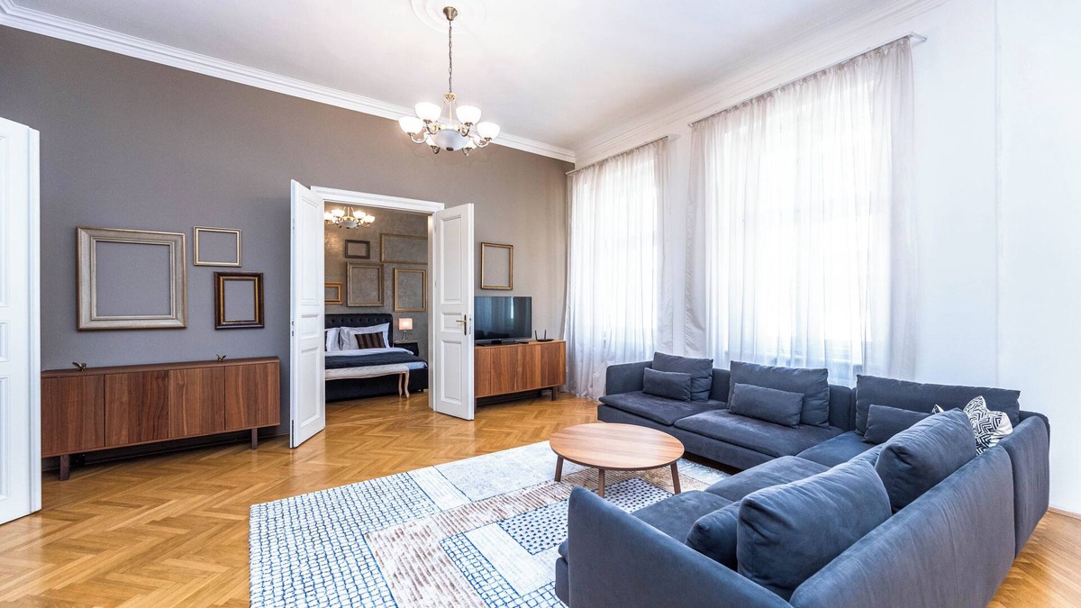Vinohrady Apartment | Top flat close to Wenceslas square with parking