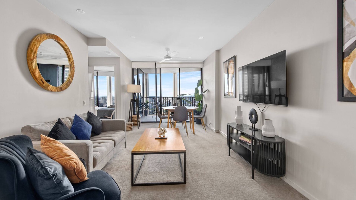 Brisbane Central Business District Apartment | Top Floor! 2Bed/2Bath/1Car/Pool ~ VIEWS ~ CBD