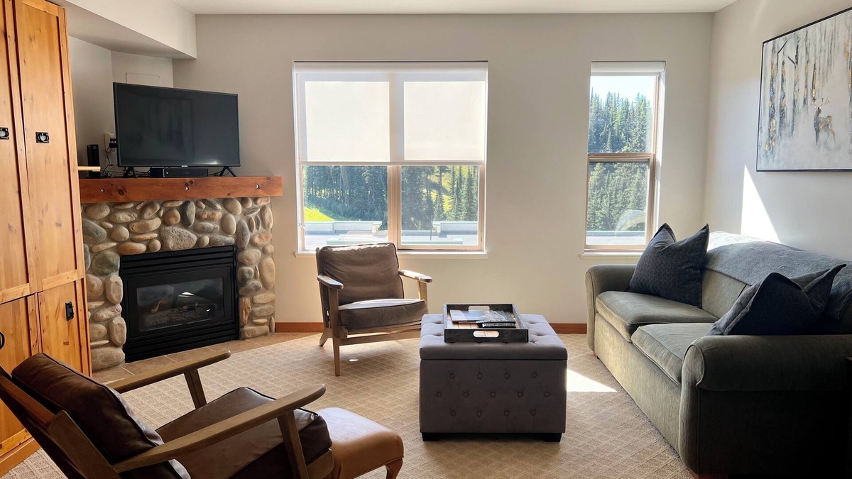 Silver Star Mountain Condo | Top floor studio condo at Creekside - pet friendly, views, ski-in/out access