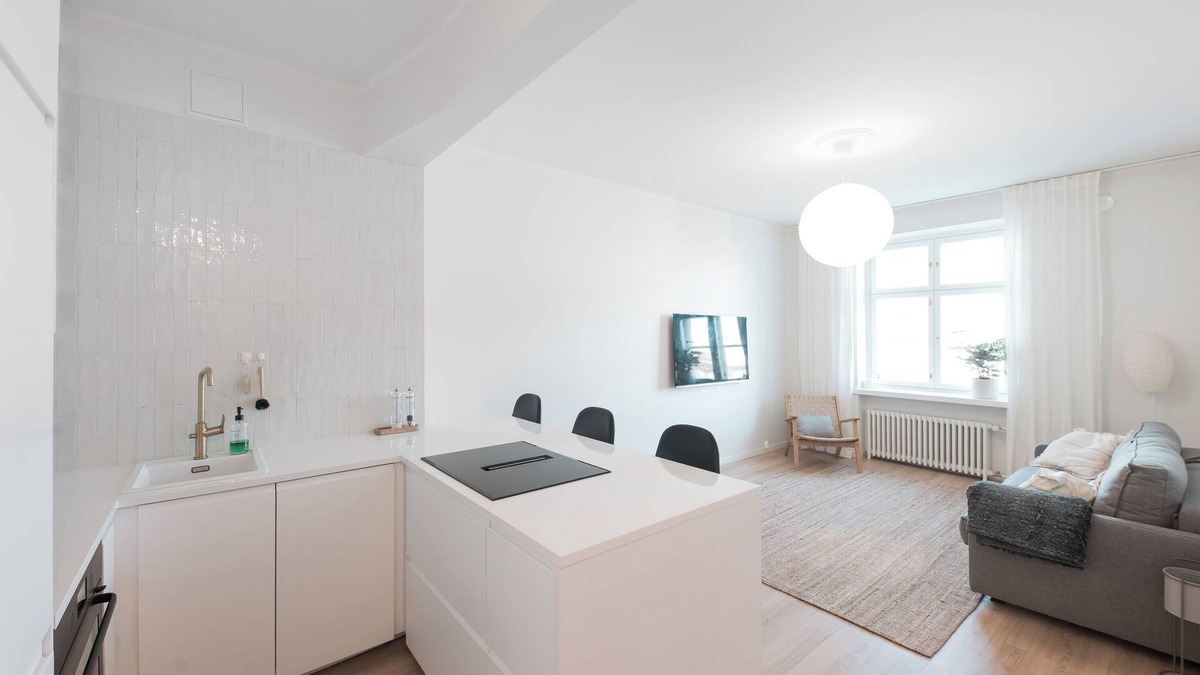 Kallio Condo | Top floor Condo in Sörnäinen near Metro (150m).