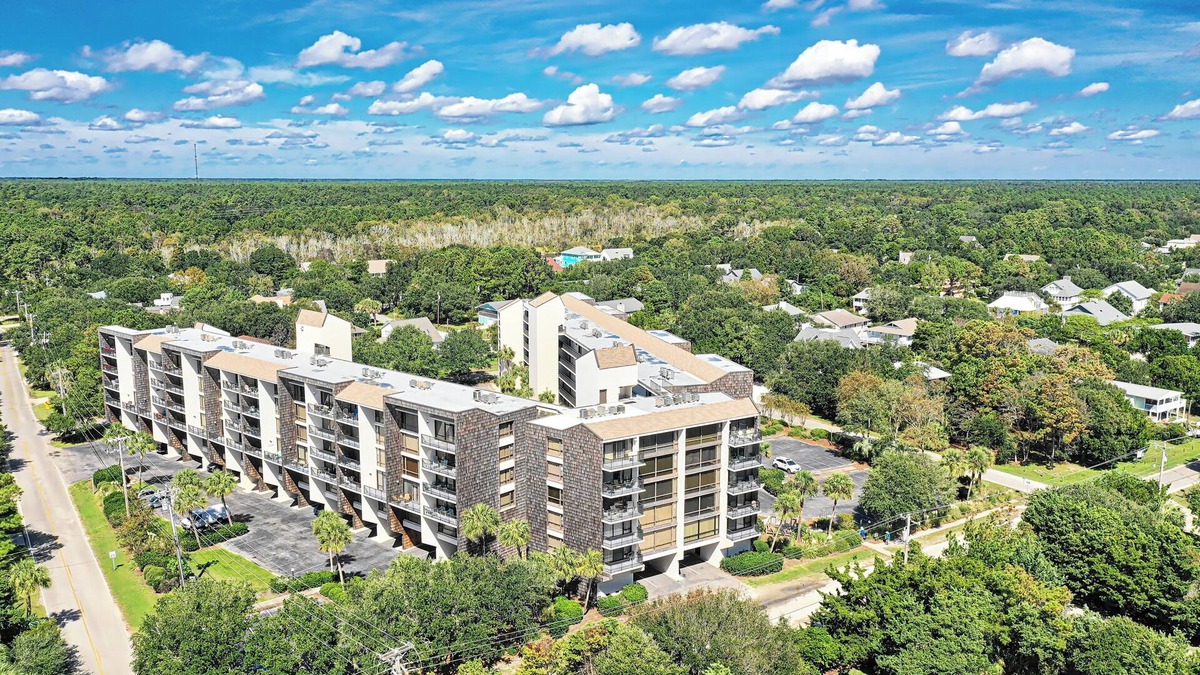North Litchfield Beach Condo | Top Floor Condo Across from Beach Access, Balcony, Pool, Grill Area, Elevator