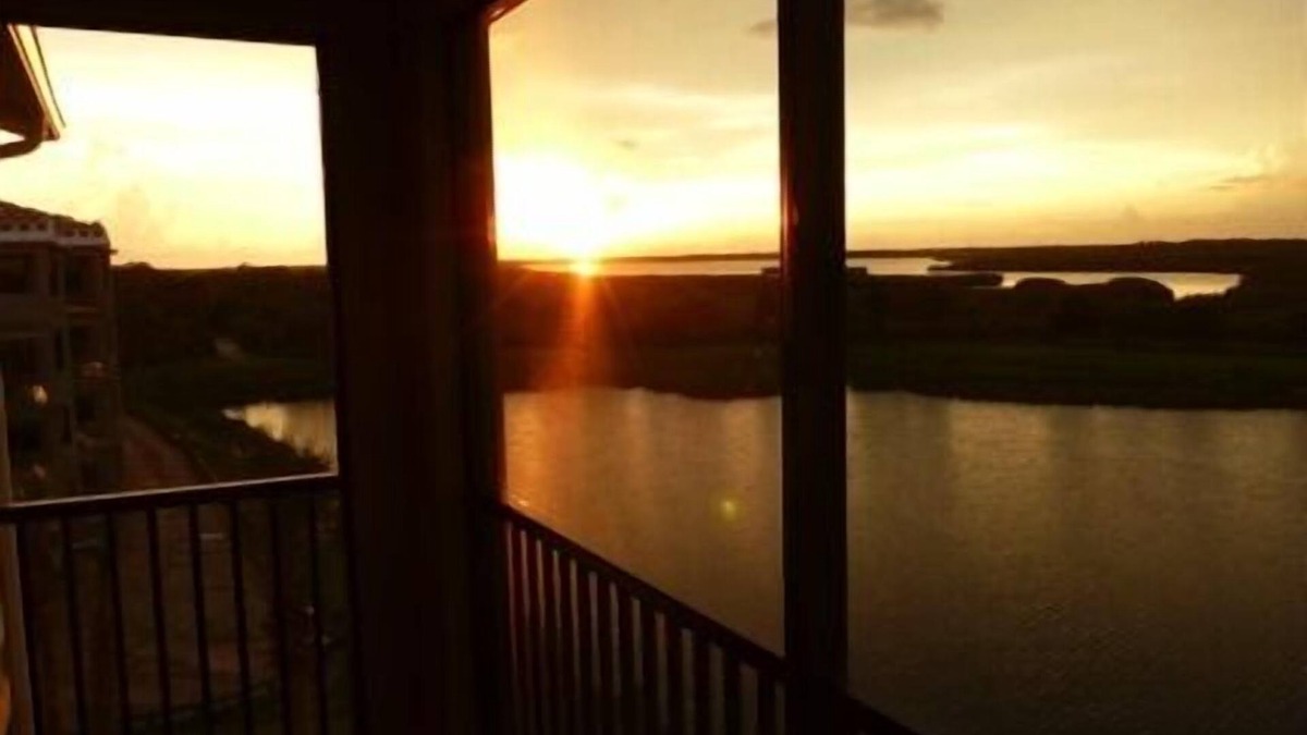 Bradenton Condo | Top Floor Condo With Premium Furnishings