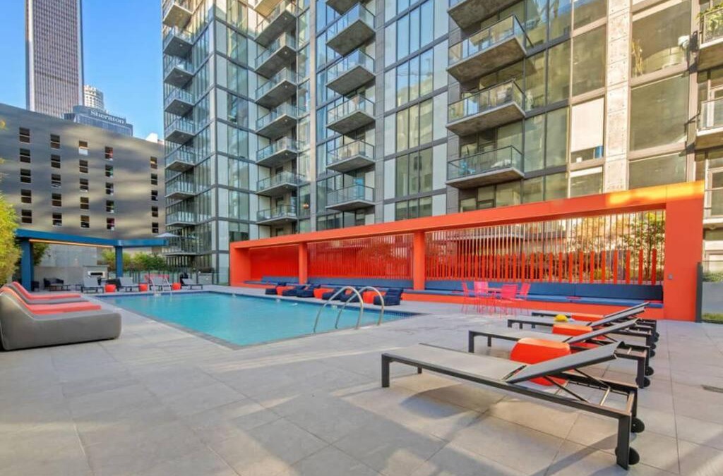 Downtown Los Angeles Apartment | Top Floor High Rise 3 Bed DTLA Skyscraper Penthouse