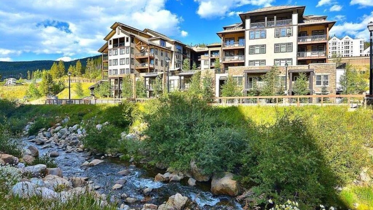 Winter Park Apartment | Top Floor Mountain Retreat, Prime Location to WP Base Village, Trestle Bike Park