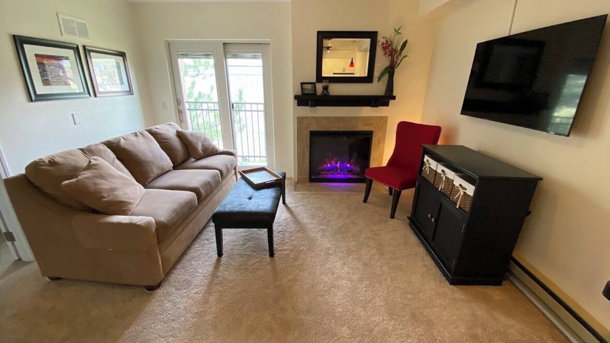 North Park City Condo | Top Floor, Mtn-View Condo, Cheerful & Tastefully Remodeled, Outdoor Pool