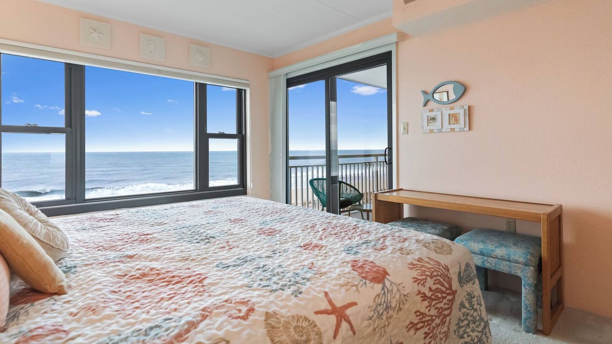 Midtown Ocean City Condo | Top floor Oceanfront Convention Center Condo