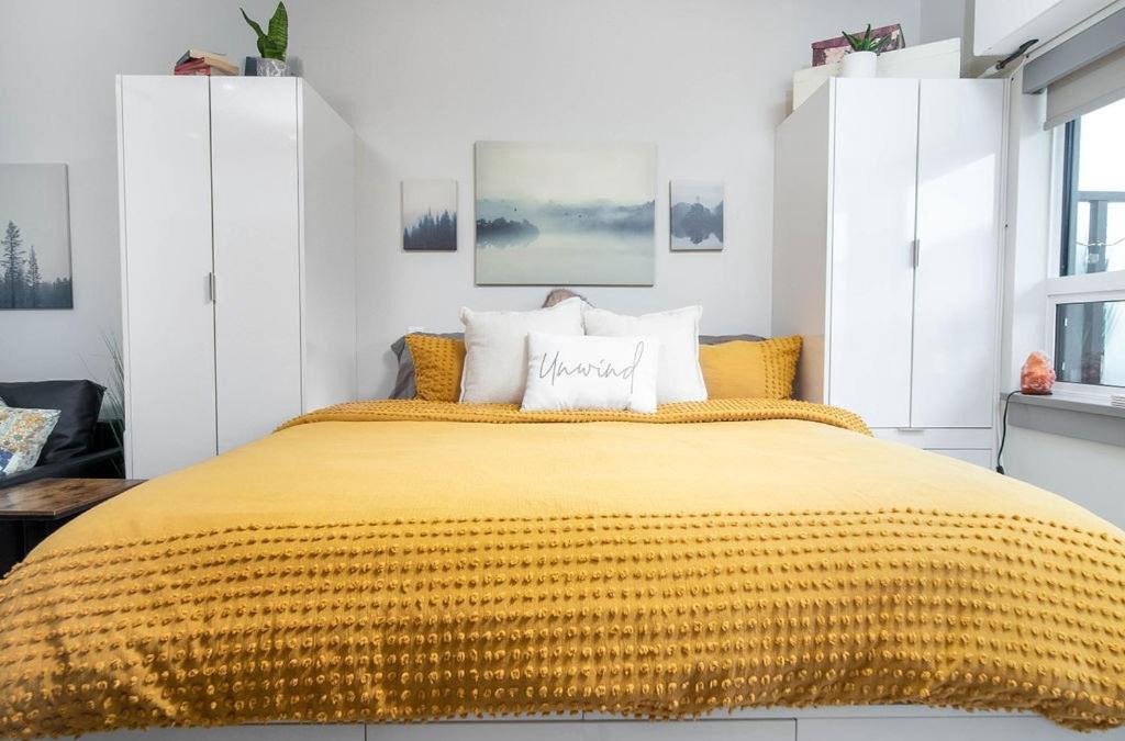 Vernon Apartment | Top Floor on Okanagan Lake with AC & Heated Pool