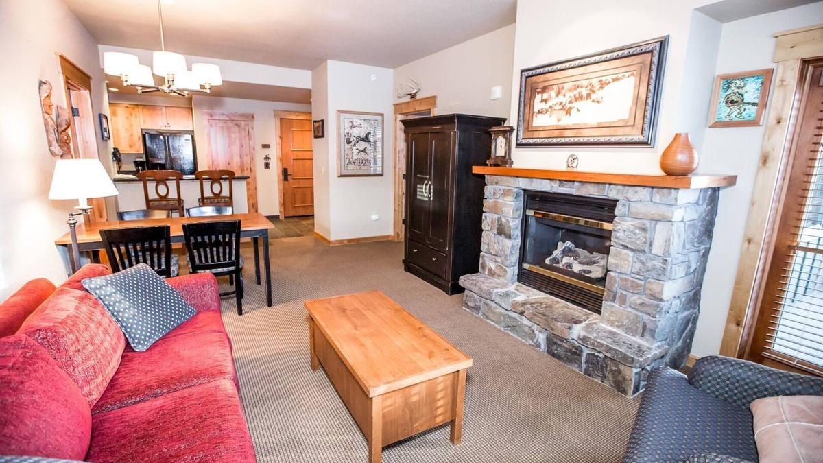 Whitefish Condo | Top Floor Spacious Condo with Ski-In/Ski-Out Access