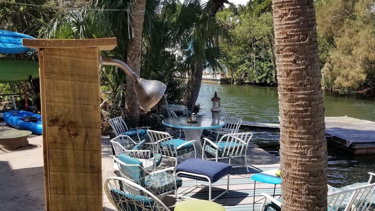 Driftwood Isles House | Top Floor Tropical Tree-house Waterfront Gulf & natural springs wildlife retreat