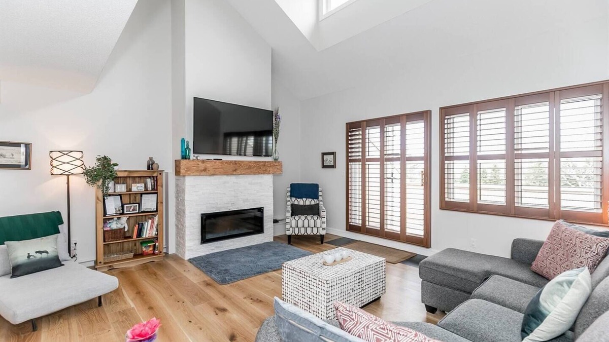 The Blue Mountains House | Top Location 3 BDRM, Private Sauna, Mountain Views