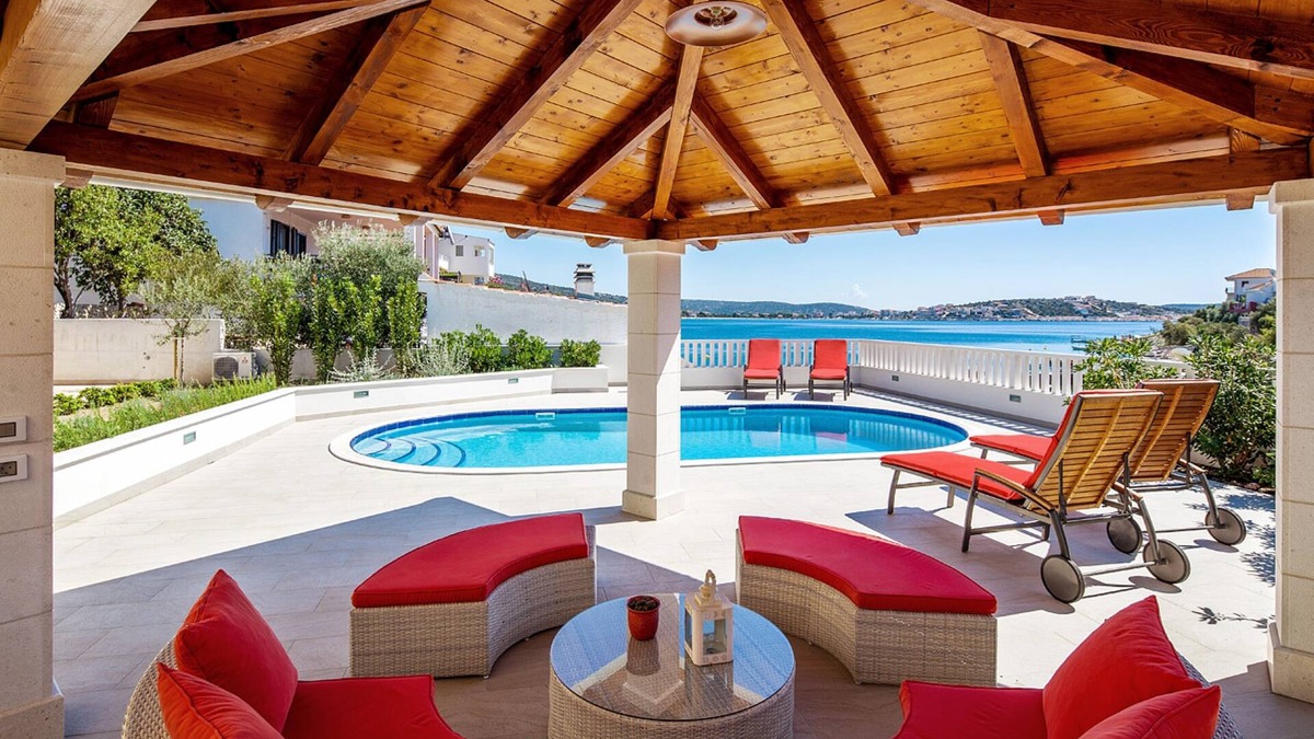 Dvornica Villa | TOP LOCATION! Villa Tihana, 5 meters from the beach. Kanica, Split-Šibenik area.