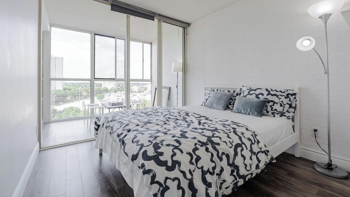 Rathwood Condo | Top Luxury ~ Condo ~ Mississauga ~ Pool ~ Gym