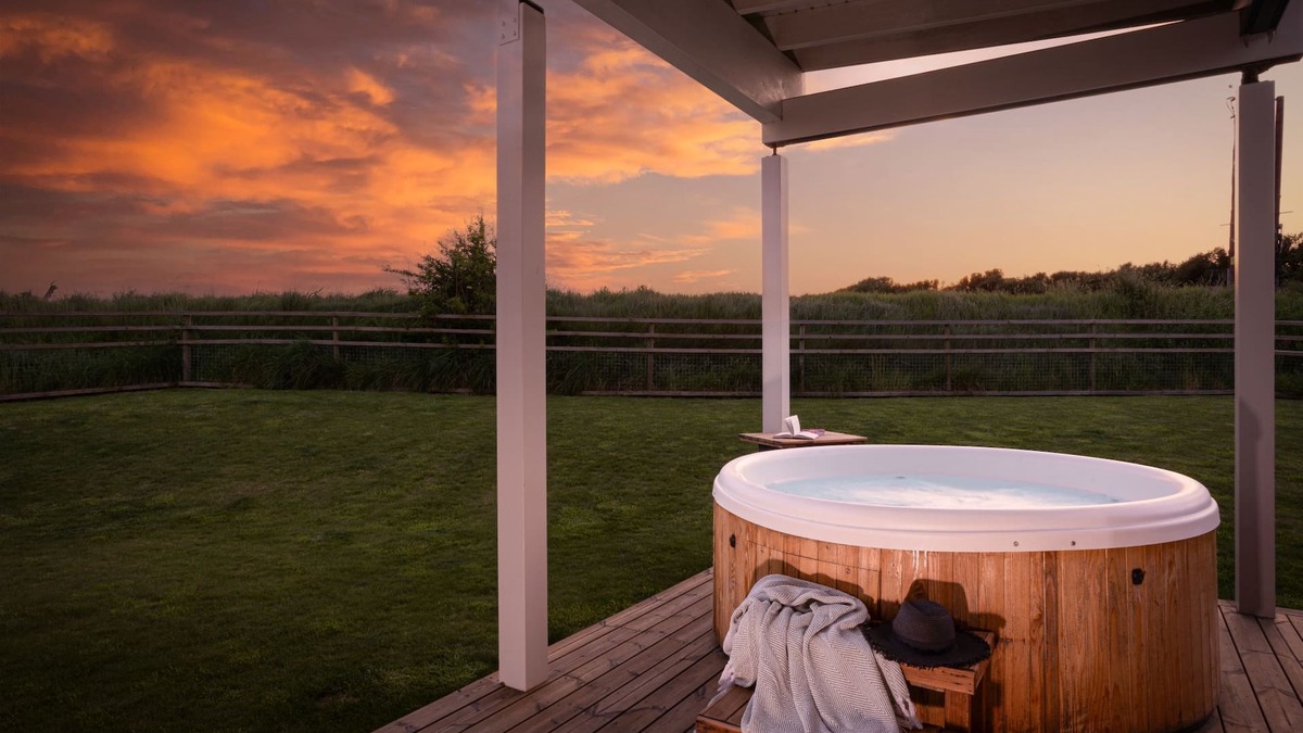 Georgeham Ski Chalet | Top Meadow - a lodge that sleeps 2 guests in 1 bedroom