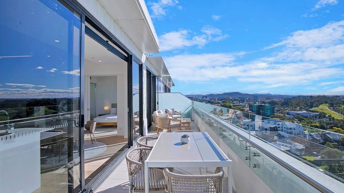 Spring Hill Apartment | Top of Spring Hill Balcony Bliss and Poolside Escape