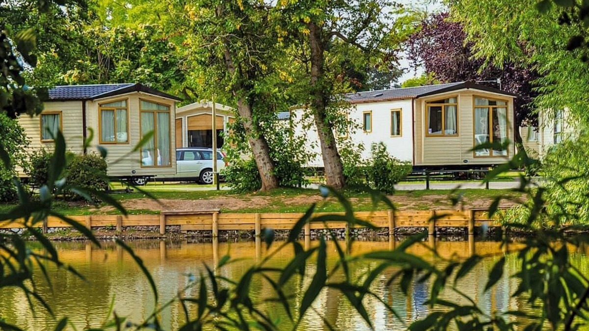Burnham-on-Sea House | Top of the range 12ft-wide caravan with one double and one twin.