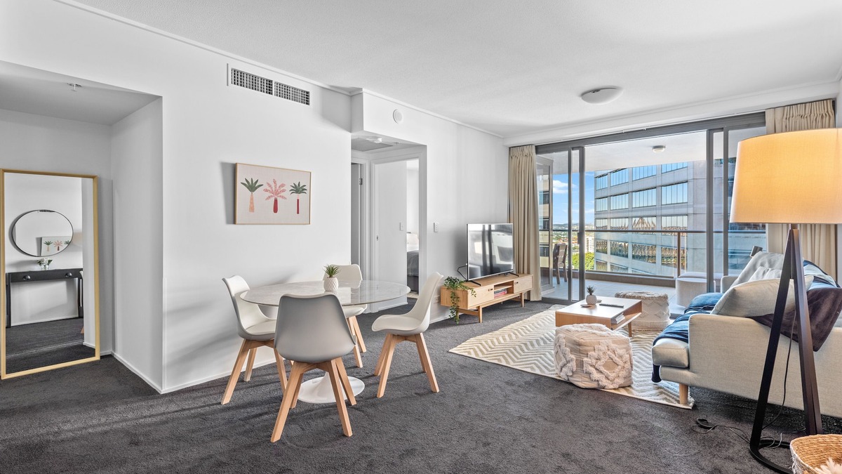 Fortitude Valley Apartment | Top of the Town! 2Bed/2Bath/1Car/Pool/Views ~ CBD