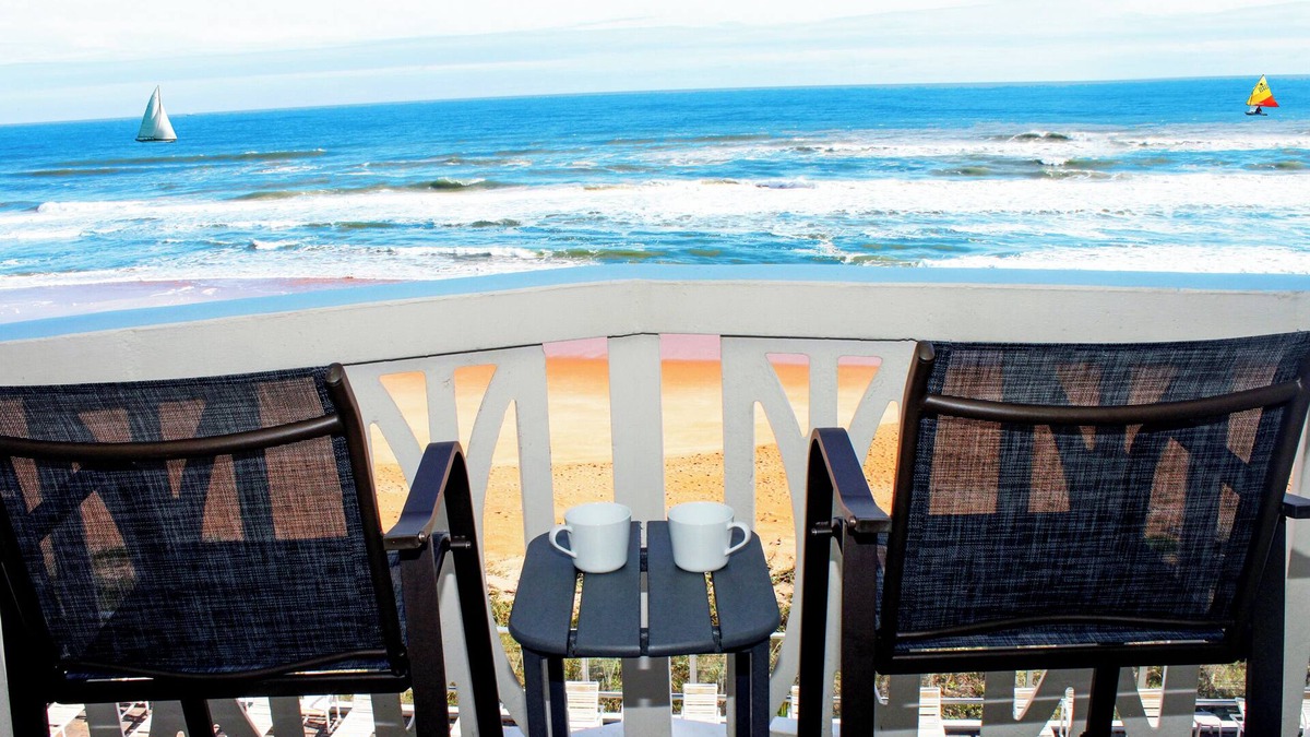 Ormond-by-the-Sea Condo | Top Rated Direct Oceanfront Condo. Great Location. Private Laundry. Pool.