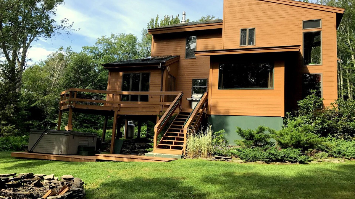 Elka Park House | TOP RATED ULTIMATE YEAR ROUND PLAYGROUND