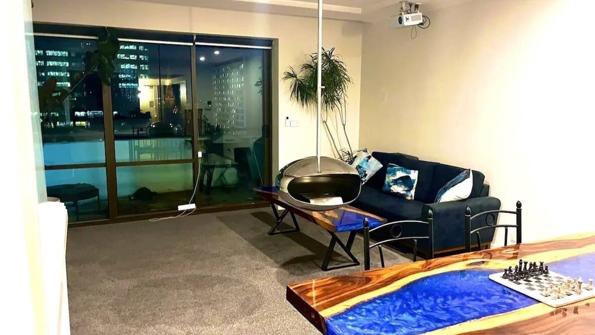 Chinatown Apartment | Top story living