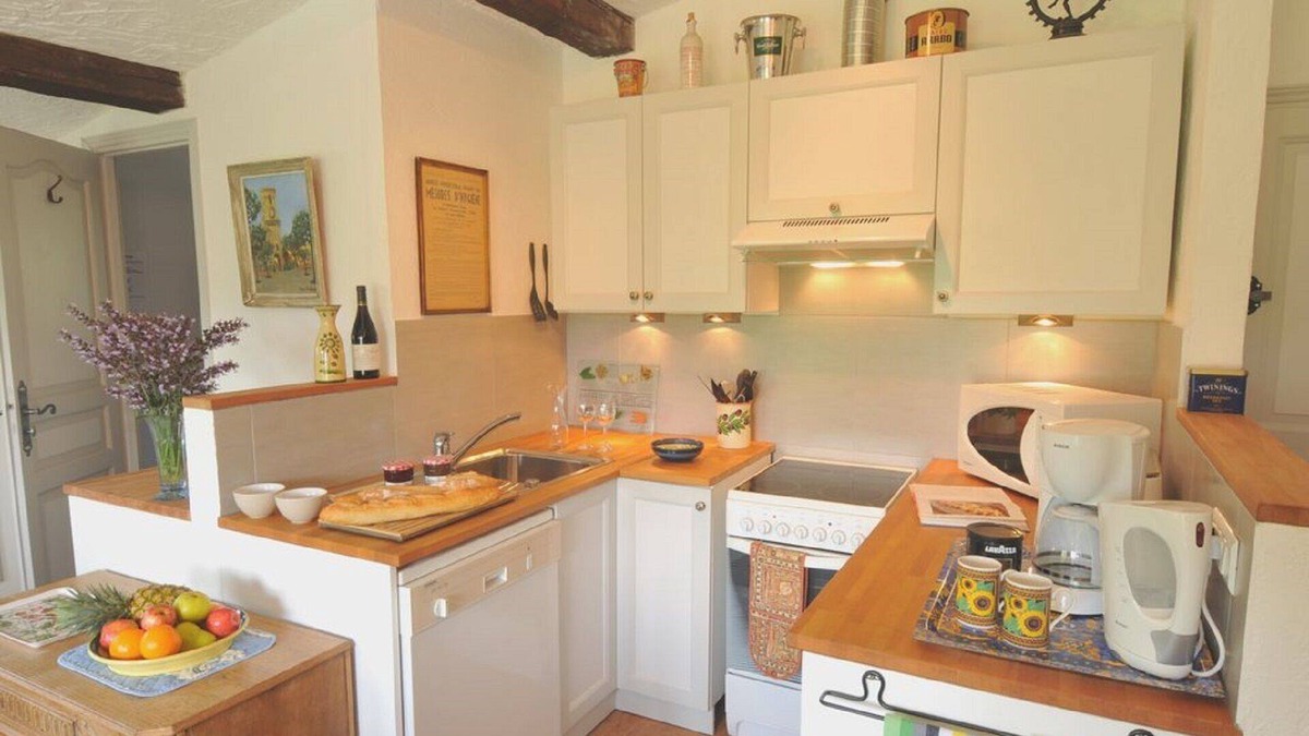 Le Bar-sur-Loup Apartment | Top Studio with * Large Heated Pool *