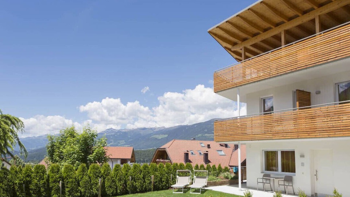 Riscone Apartment | TOP vacation apartment with garden & terrace, bike room, garage, Cron 4 sauna & pool