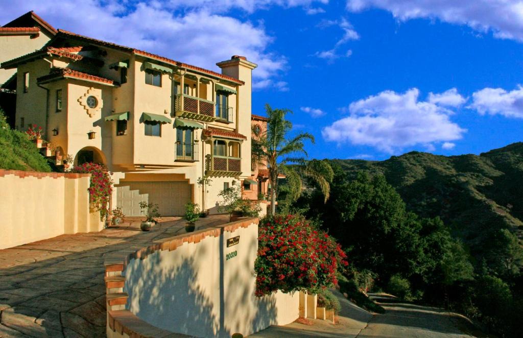 Sylvia Park Bed & Breakfast | Topanga Canyon Inn Bed and Breakfast