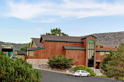 Topaz Lake Hotel | Topaz Lodge