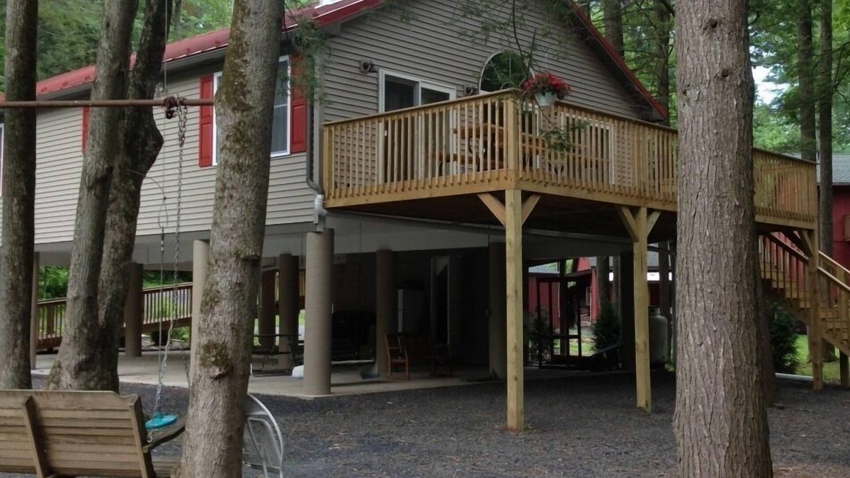 Catawissa Cottage | ‘Topl’ In’ Creek-Side Cottage