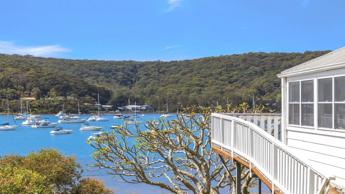 Hardys Bay House | 'Torcello:Waterfront on the Bay' by Accom Holidays