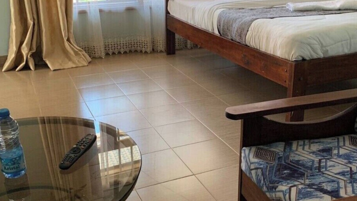 Kisumu Hotel | Torchys Lounge Hotel in Kisumu Unit 14