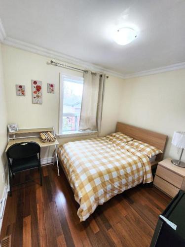 Downsview House | Toronto Uptown 3 - Bus to Downtown