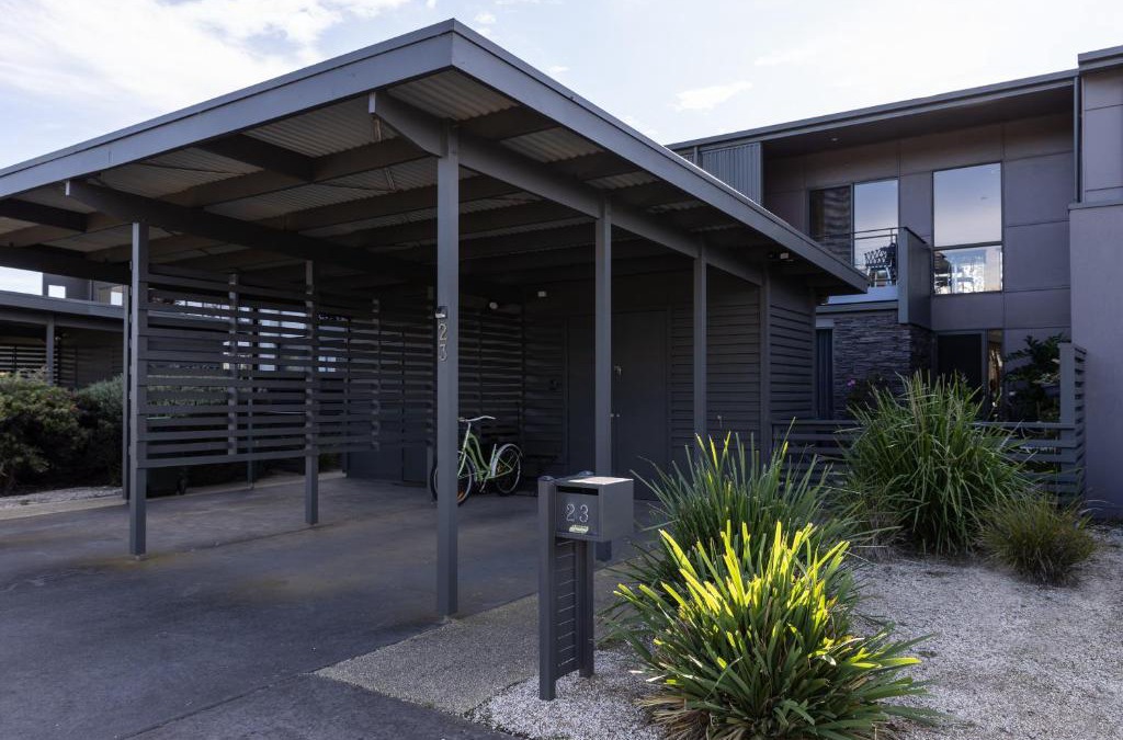 Torquay Villa | Torquay Golf Retreats - Pool, Beach, Tennis, Golf