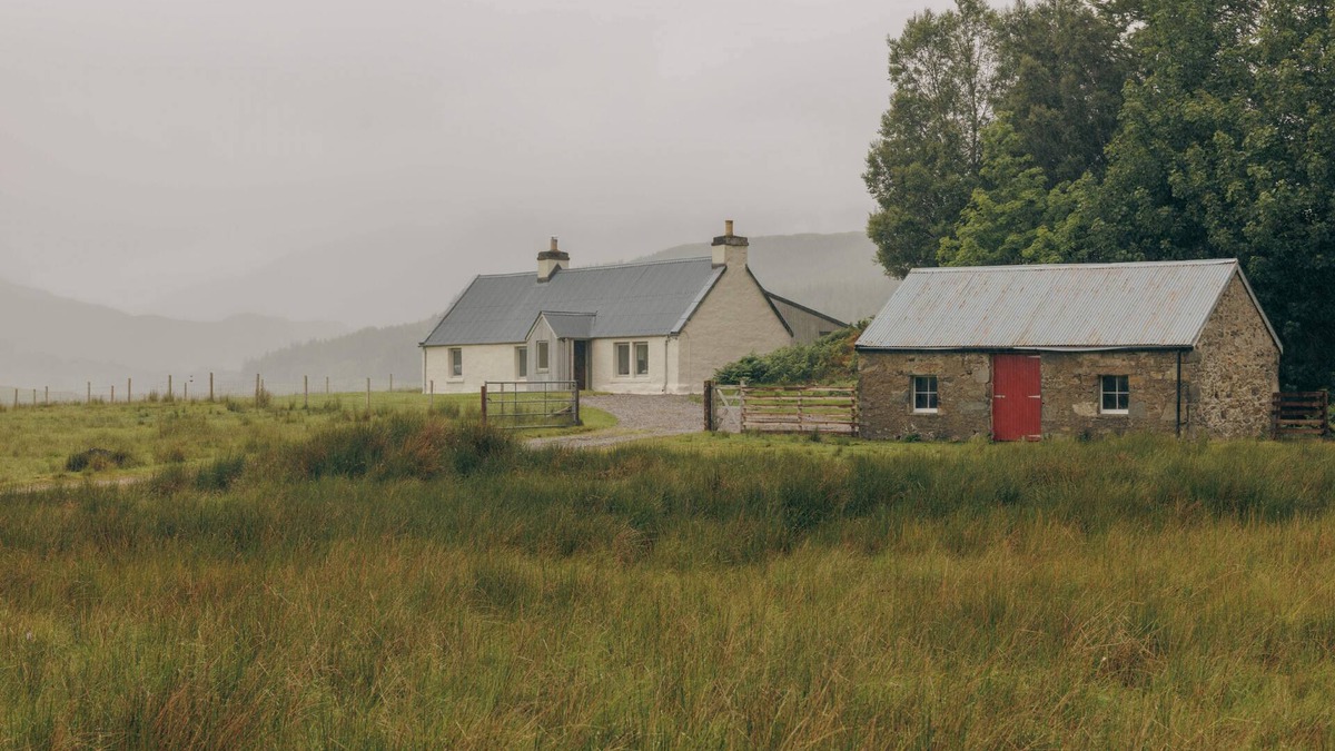 Ledgowan Cottage | Torran Cottage - A cosy country cottage set in dramatic Scottish landscape