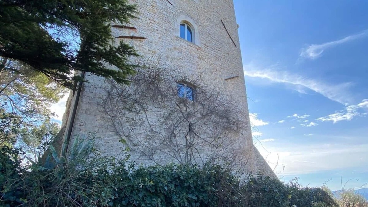 Loreto House | Torre Fortunata, Splendidly Restored Medieval Tower Near Todi in Umbria