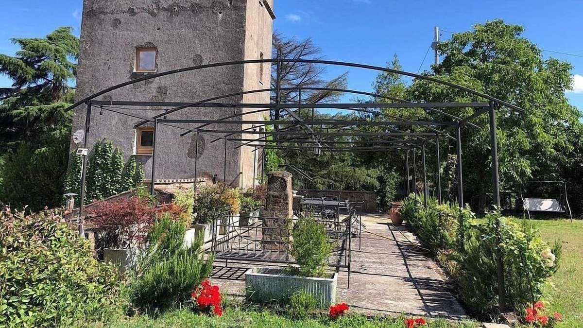 Civita Castellana House | Torre Laerzia: A characteristic and welcoming three-story ancient watch tower located in a historical archaeological site, with Free WI-FI.
