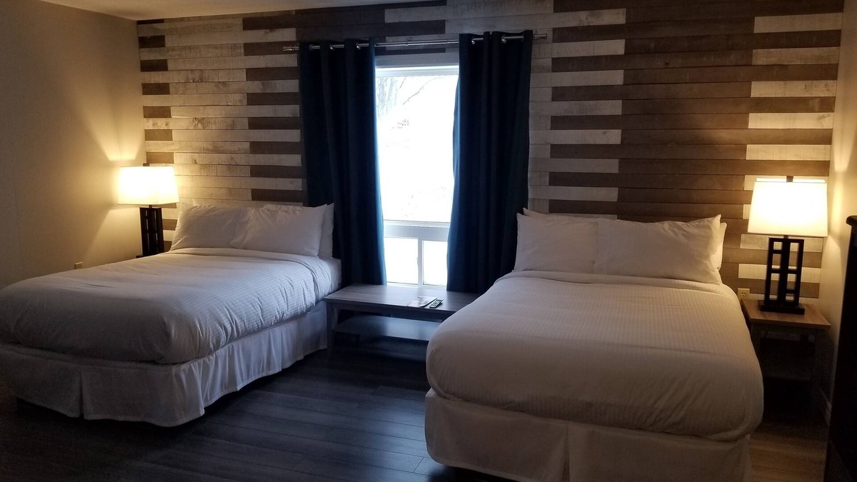 Hawke's Bay Hotel | Torrent River Inn