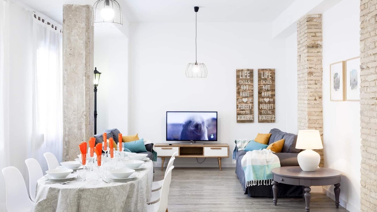Ciutat Vella Apartment | Torres de Serranos Purísima, 4 Bedrooms, 8 Pax, Central Market in Ciutat Vella