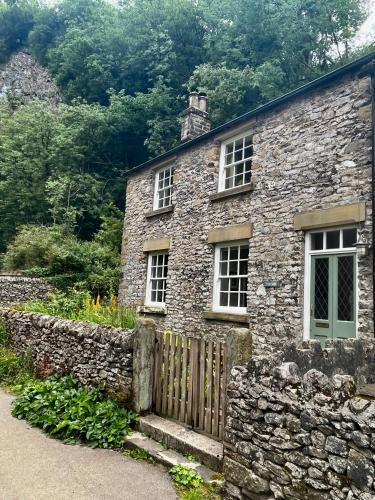 Castleton House | Torside Holiday Cottage