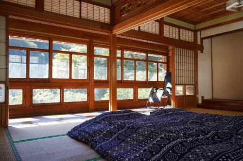Kochi House | TOSAYAMA BASE 清流沿いの里山 古民家貸切 高知市街地より車で約20分