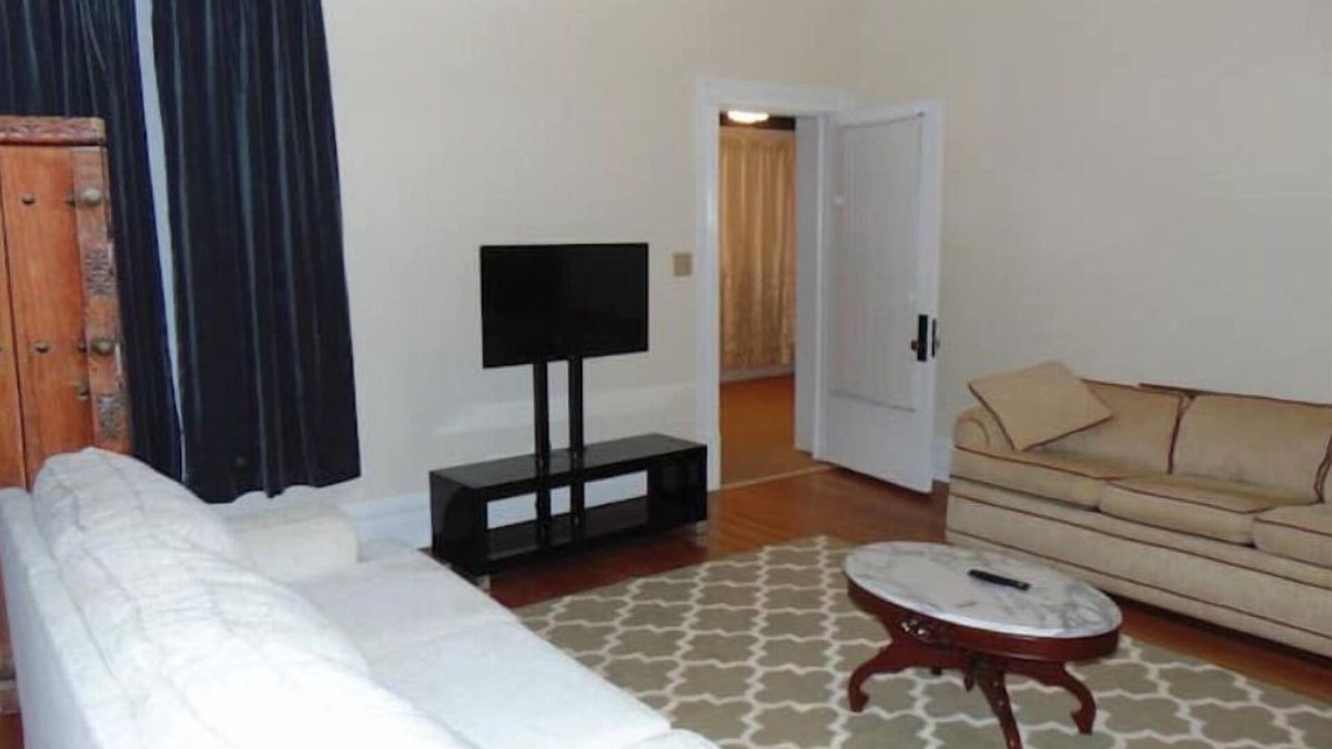 Anniston Apartment | Tosin's Apartment.