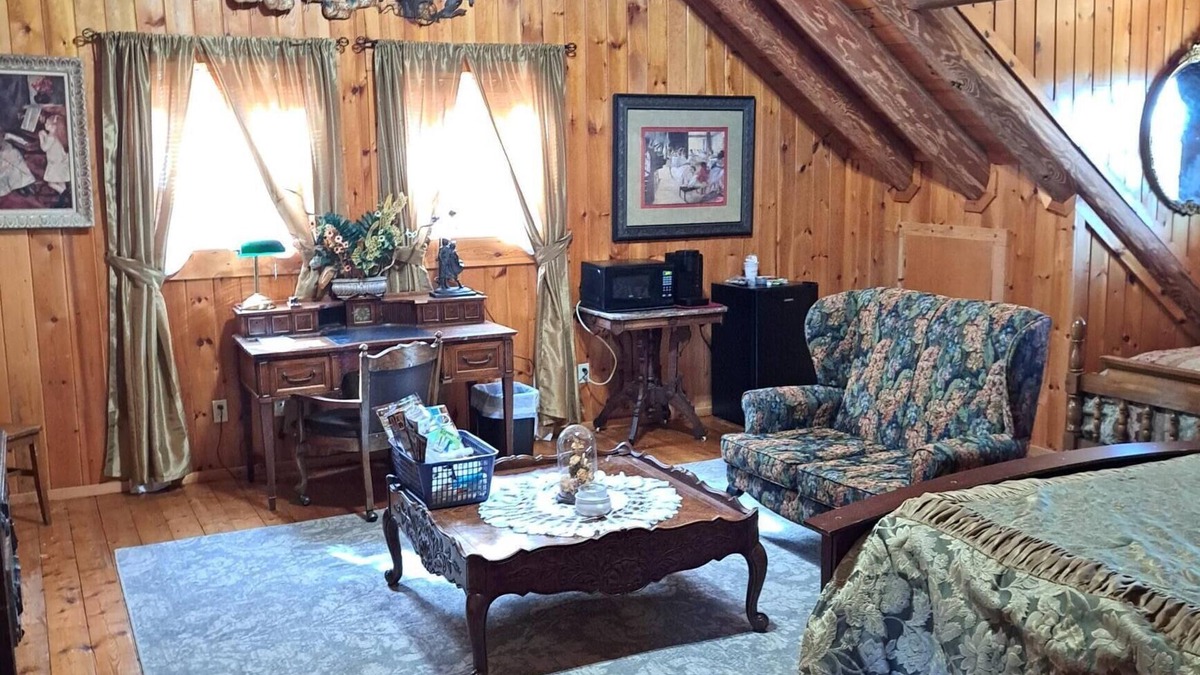 Mico Bed & Breakfast | TOTAL ECLIPSE AREA! Mico, TX