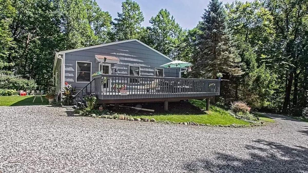 Hackettstown House | Total privacy and relaxation in a secluded 3 bed/2 bath house on 5 acres.