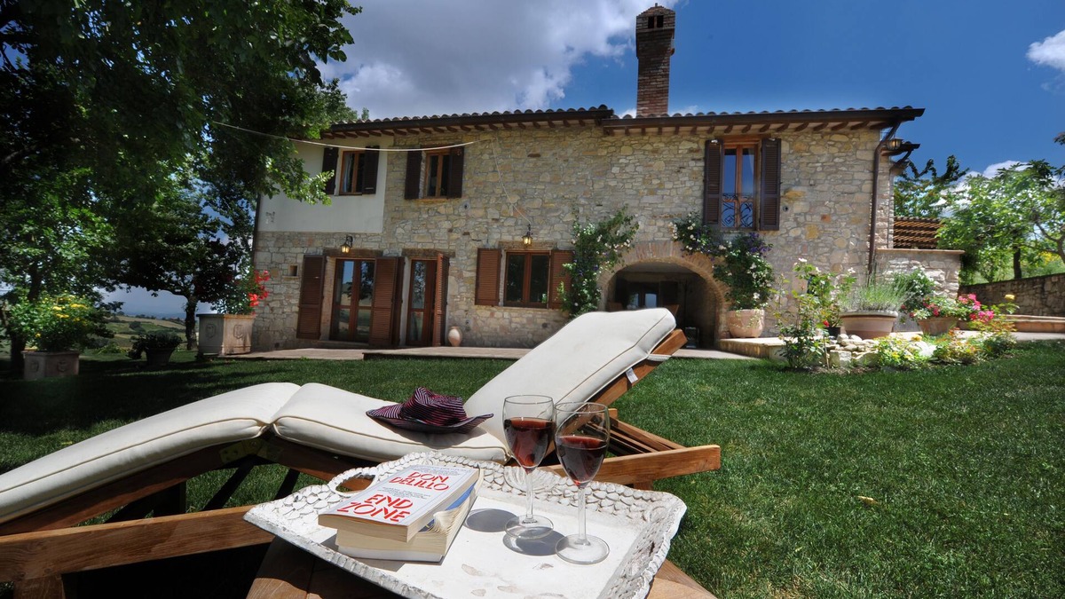 Fratta Villa | Totally Private18th Century Stone Villa with 15mt heated Pool
