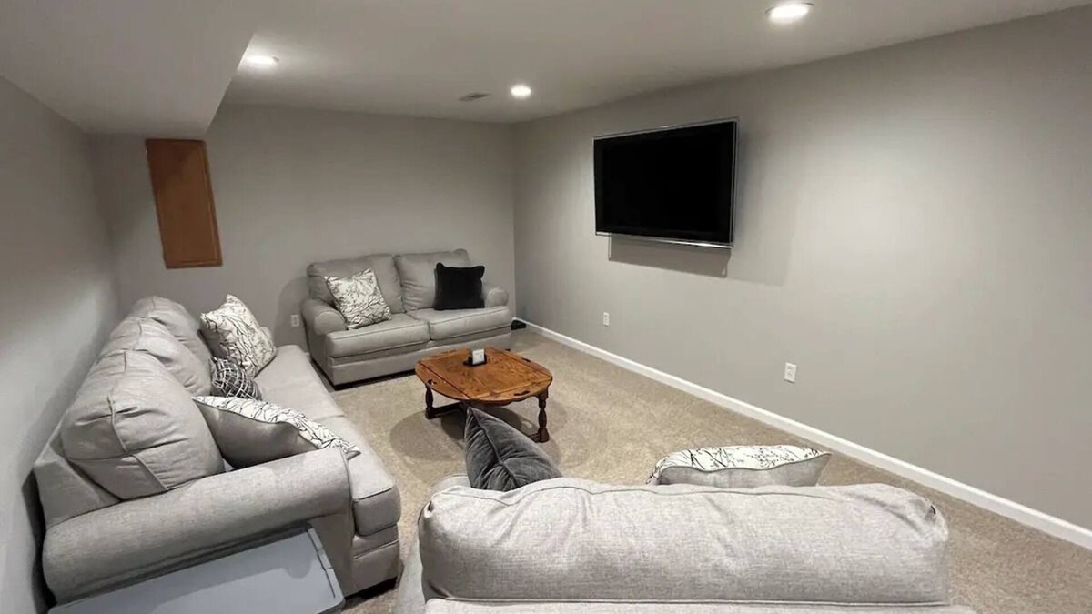 Monroe City House | Totally Renovated Home on 5 Acres - Just 4 Miles From Mark Twain Lake