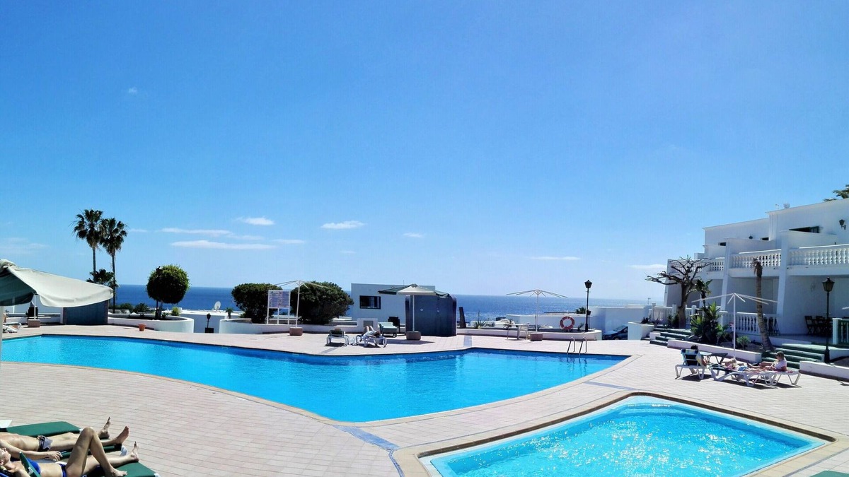 Los Mojones Apartment | TOTALY RENOVATED APARTMENT IN FRONT OF THE SWIMMING POOL WITH WIFI