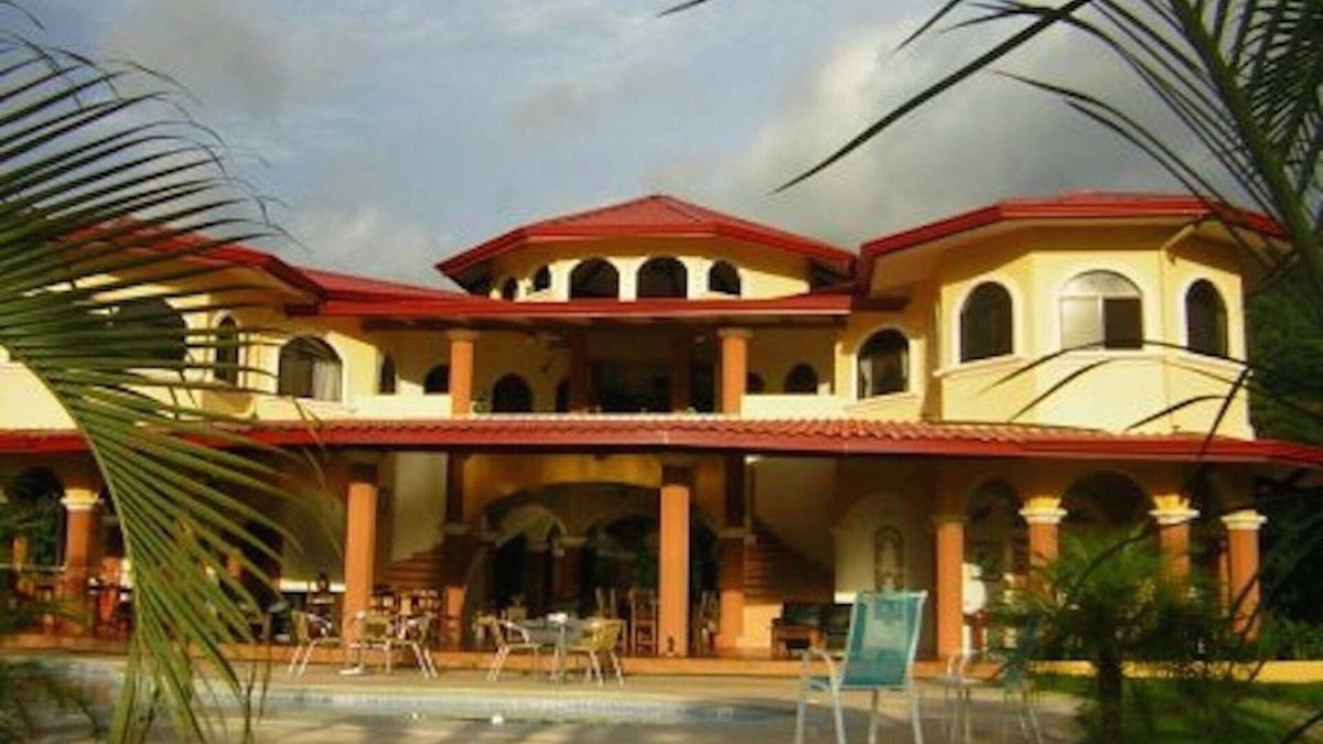 Baru Villa | Toucans, Mountains & Waterfalls! Jungle Villa, 5-8 BR, with full staff.
