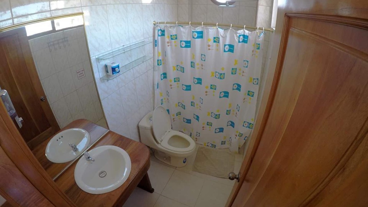 Puerto Villamil House | Tour to volcan, swim with sharks! Double Room Suite #7