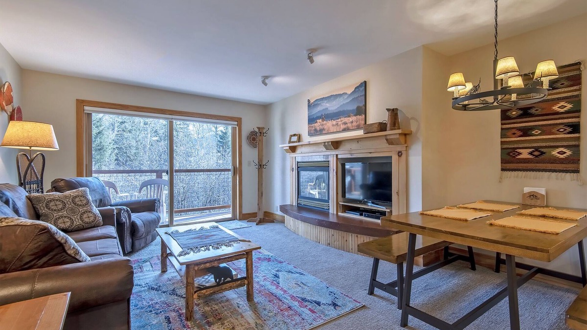 Driggs Condo | Tour Yellowstone&Grand Teton National Park! Explore Jackson Hole&Teton Valley,ID